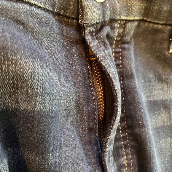 NWT Jen7 by 7 for All Mankind Raw Hem Mid Denim Shorts W/ Sculpting Panel - Picture 9 of 12